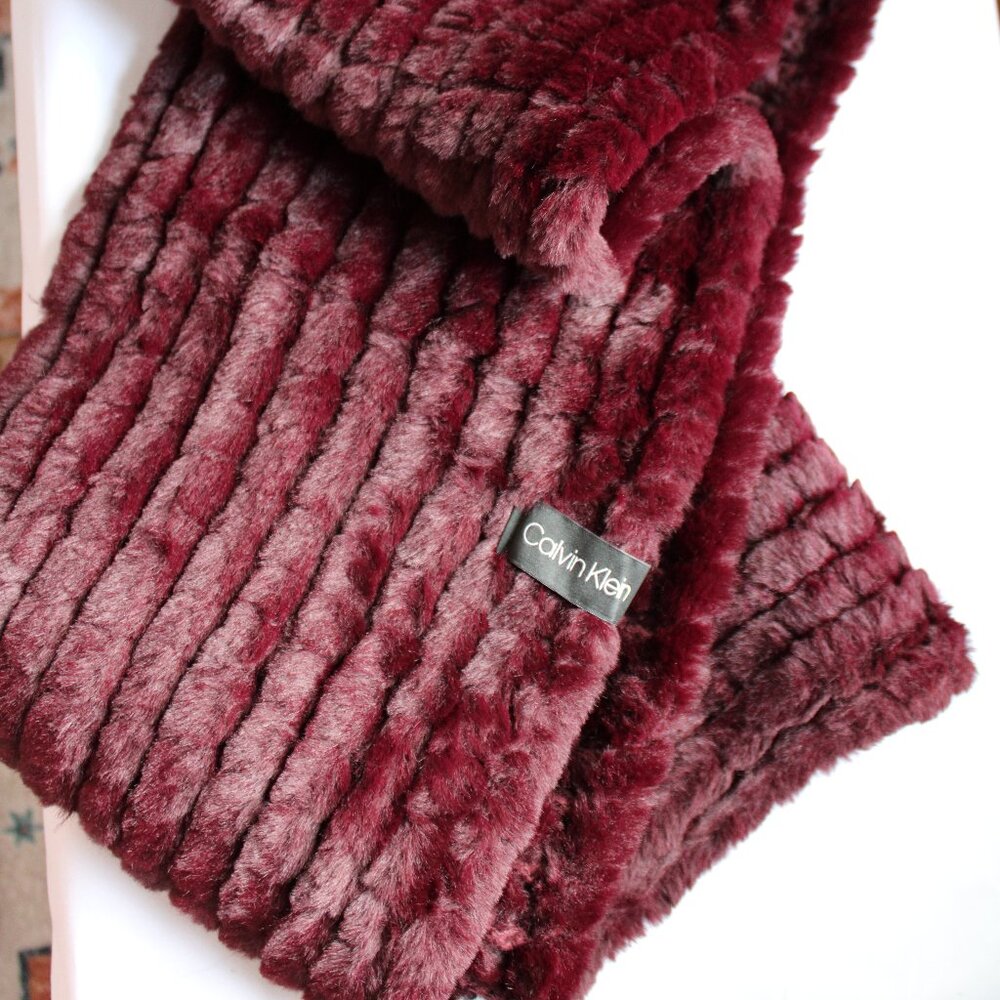 Calvin Klein Dark Purple Infinity Scarf Faux Fur Soft Luxurious One Size
